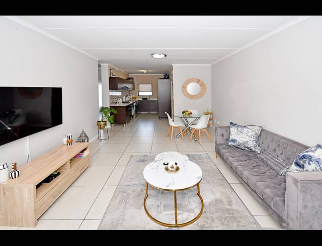 2 BEDROOM APARTMENT FOR SALE IN GREENSTONE HILL